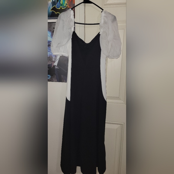 Dress - Picture 4 of 4